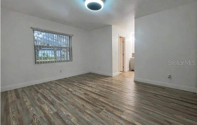 Building Photo - 2430 Sable Dr