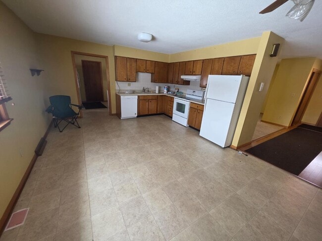 Building Photo - 46258 312th St