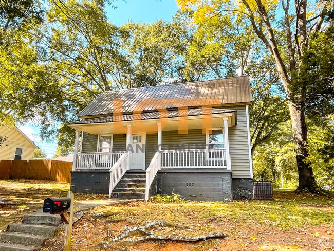 Building Photo - 6 Pelzer St
