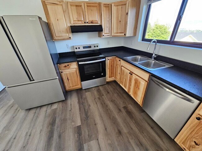 Foto del edificio - 1002 Hillside Ct