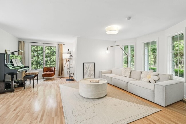 Foto del edificio - 150 Saxon Wood Rd