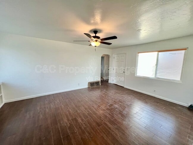Building Photo - 808 E Andrews Ave