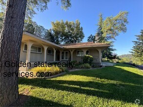 Building Photo - 23799 Woodhaven Pl