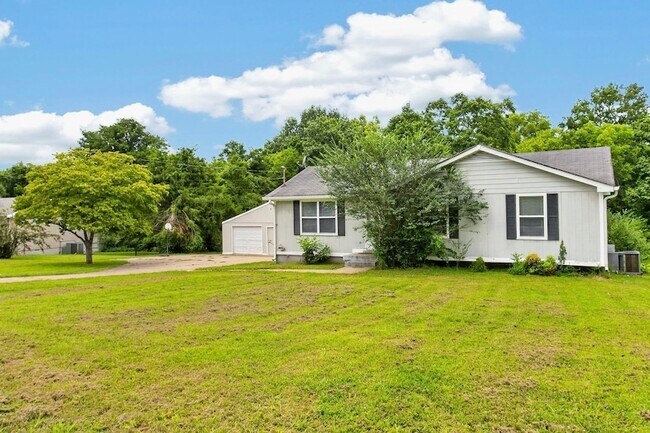 Foto del edificio - 1009 Lynndale Dr