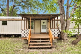 Building Photo - 19339 Forest Ln Cir