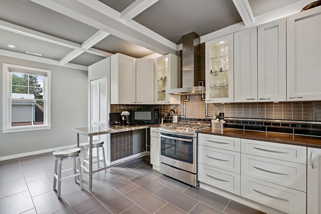 Foto del edificio - 4704 N Kennicott Ave