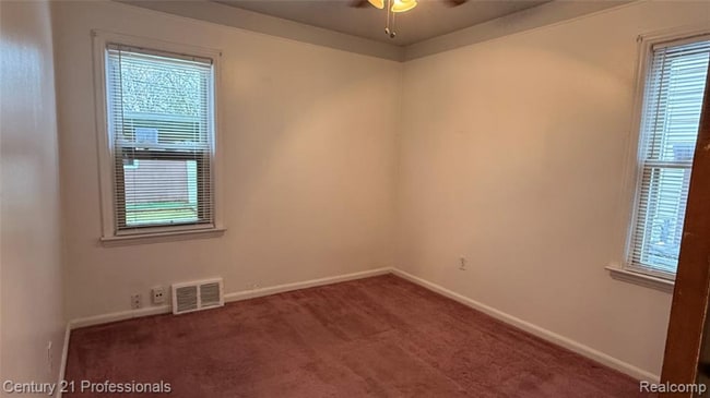 Foto del edificio - 1403 E Maxlow Ave