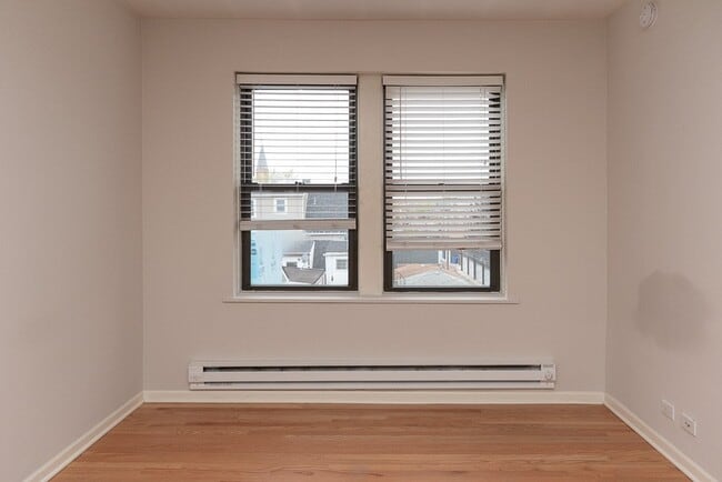 Building Photo - 2824 W Palmer St