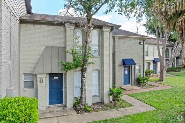 Building Photo - The Ellis Apartments