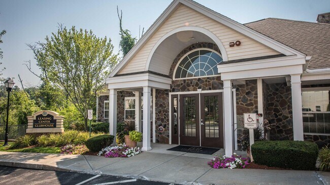 Foto del edificio - 2 Littles Brook Ct