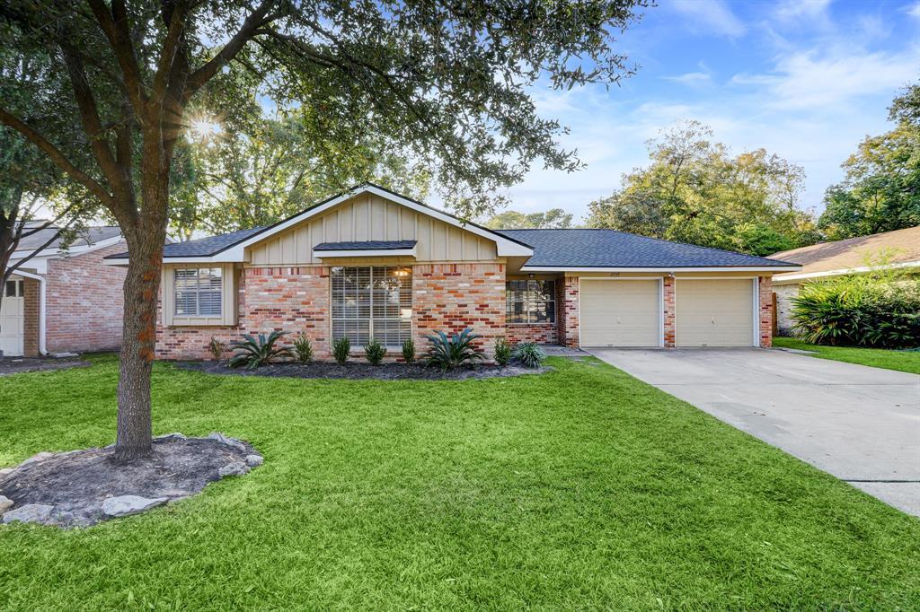 2559 Riata Ln, Houston, TX 77043 House Rental in Houston, TX