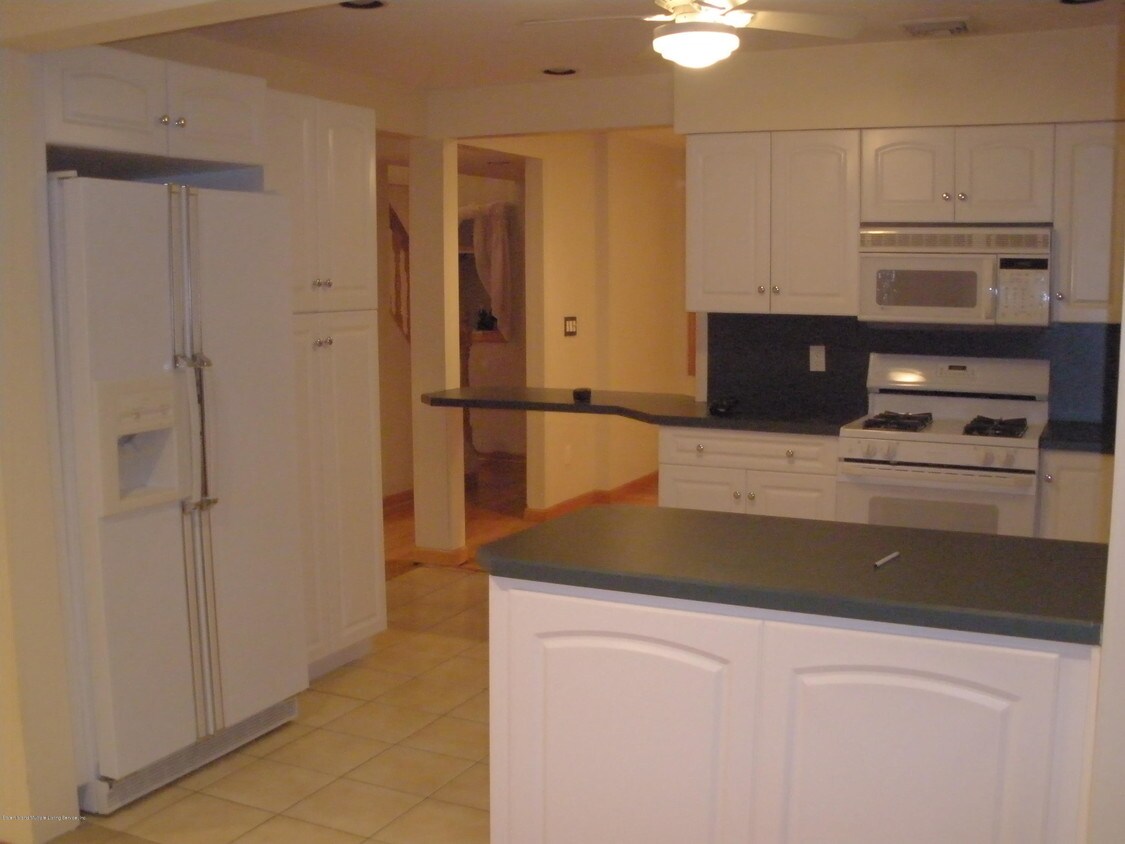Primary Photo - 96 Delaware St