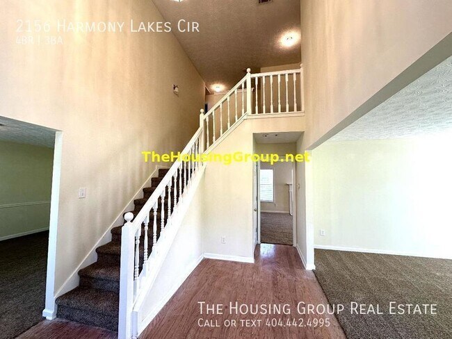 Building Photo - 1 Free Month Rent + 13 Month Lease