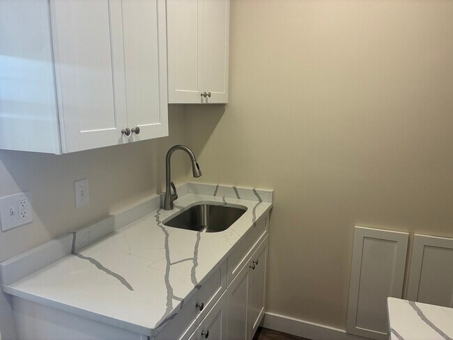 Foto del edificio - 185 Chestnut Hill Ave