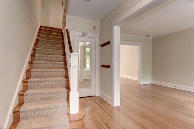 Building Photo - Charming 6-Bedroom Georgetown Rowhouse wit...
