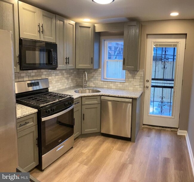 Building Photo - 2625 Manton St