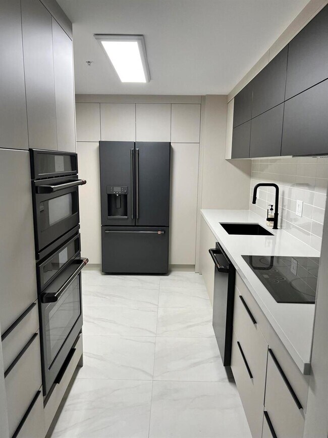 Foto del edificio - 3001 S Ocean Dr