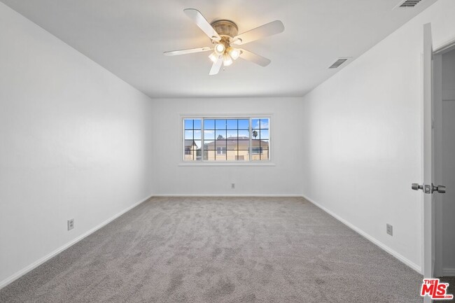 Building Photo - 2122 W 102nd St