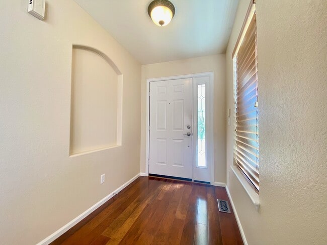 Building Photo - 11403 Bradbury Ranch Dr