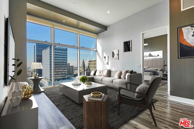 Building Photo - 3223 W 6th St