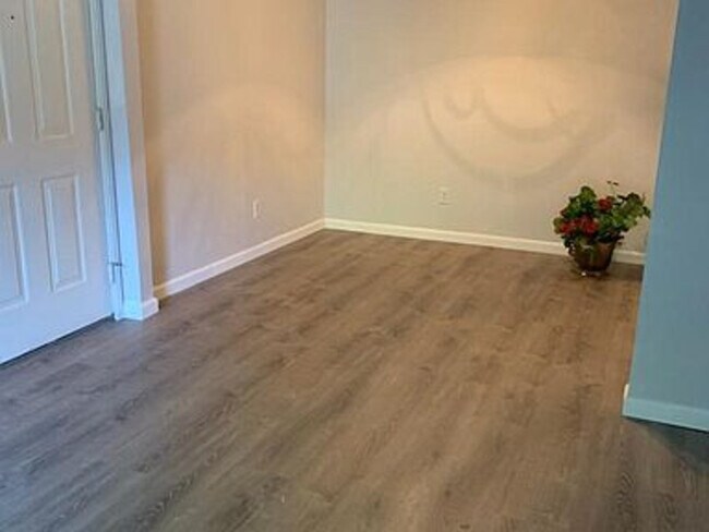Foto del edificio - 3121 S Tamarac Dr