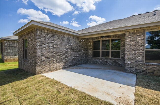 Building Photo - 308 Alder St