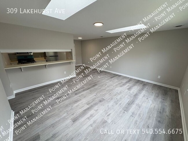 Building Photo - 309 Lakehurst Ave