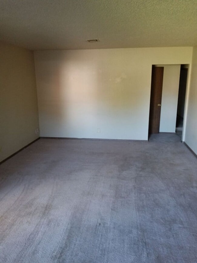 Building Photo - 8404 S Camay Ave
