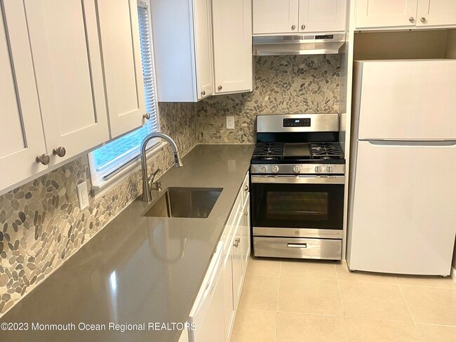 Building Photo - 1406 Treeneedle Rd