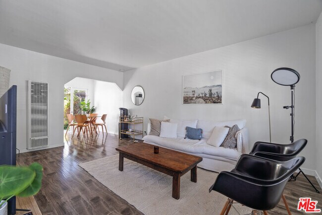 Foto del edificio - 2318 Beach Ave
