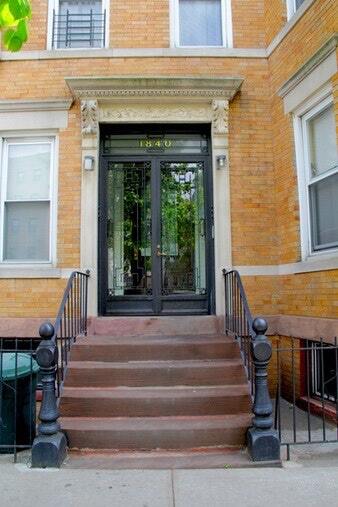 Building - 1840 Stephen St