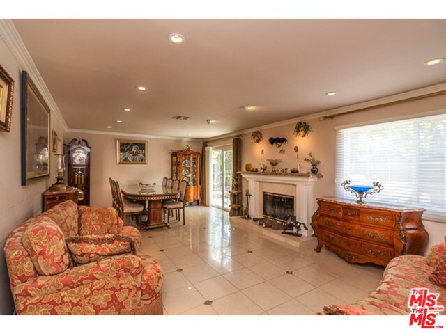 Foto del edificio - 12762 Byron Ave