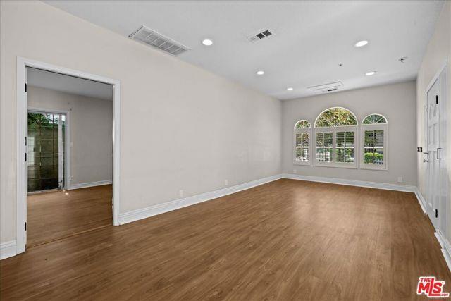 Foto del edificio - 825 Larrabee St