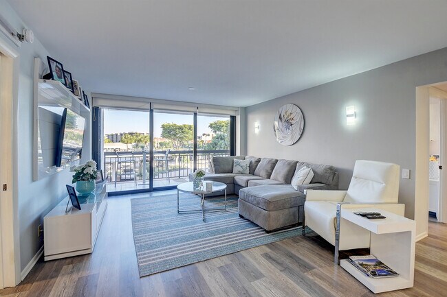 Foto del edificio - 2701 N Ocean Blvd