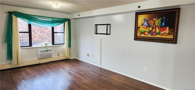 Building Photo - 1275 Grant Ave