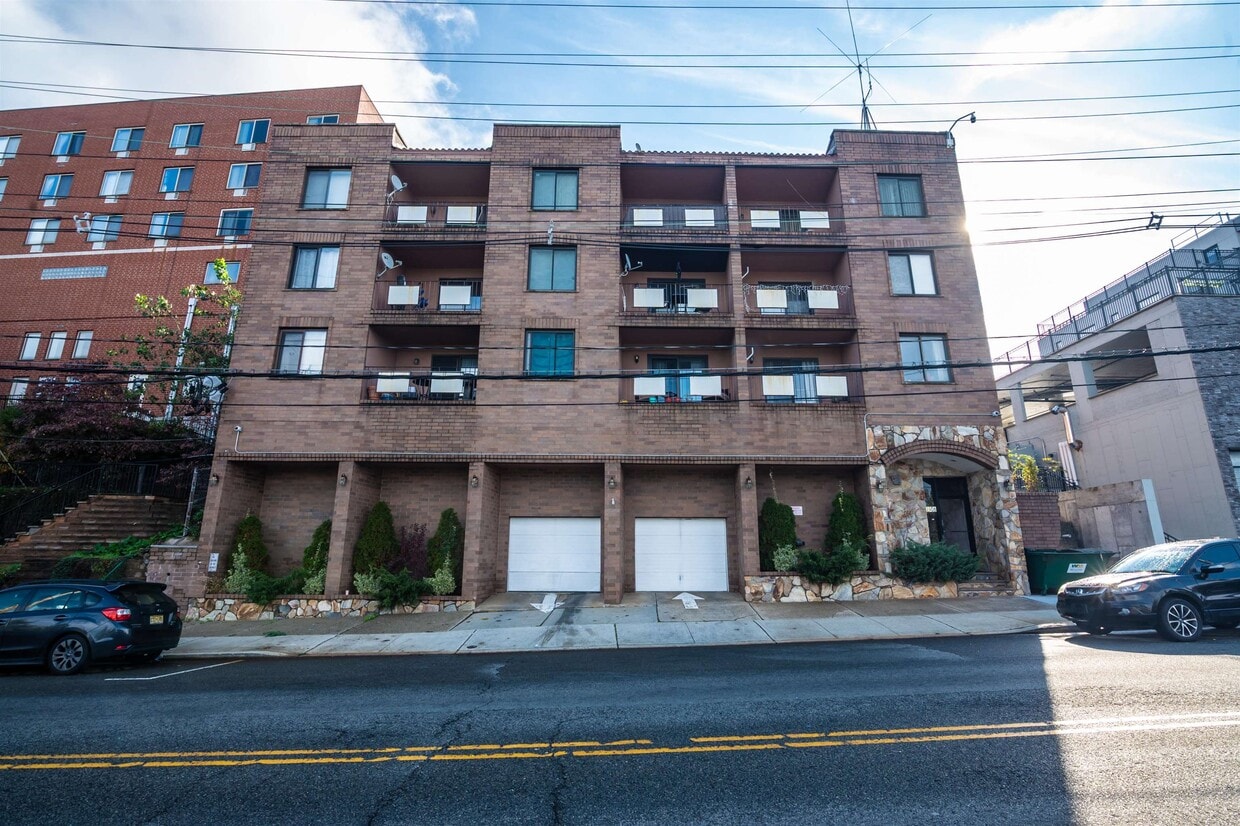 1906 Paterson Plank Rd Unit 1E, North Bergen, NJ 07047 Condo for Rent