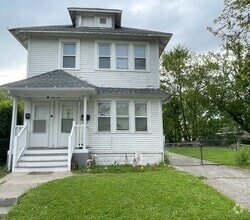 Building Photo - 1537 Carlyle St