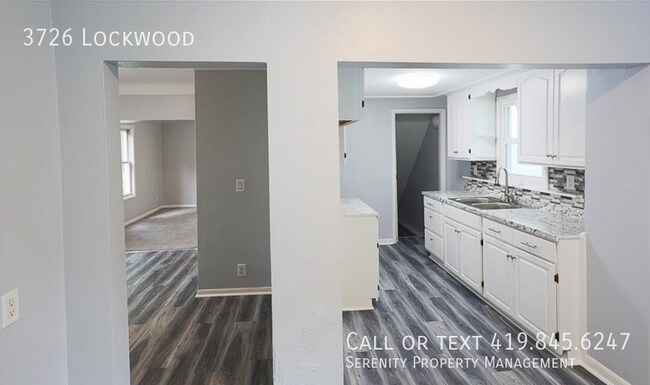 Foto del edificio - 3726 Lockwood-