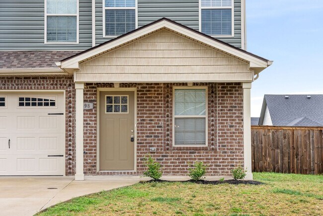 Building Photo - 3 Bed 2 1/2 Bath Pet Friendly Home For Rent!