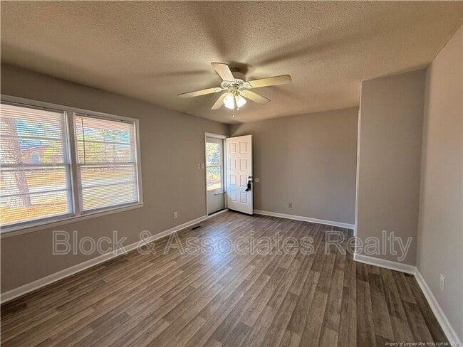 Foto del edificio - 323 Cadmium Ct