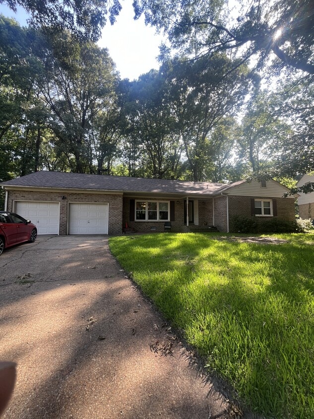 Primary Photo - 1317 Drexel Cir