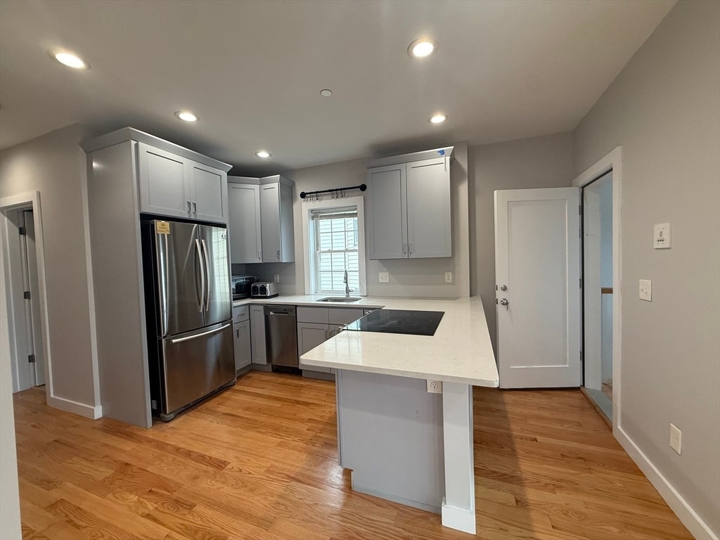 Foto principal - 8 W Bellflower St