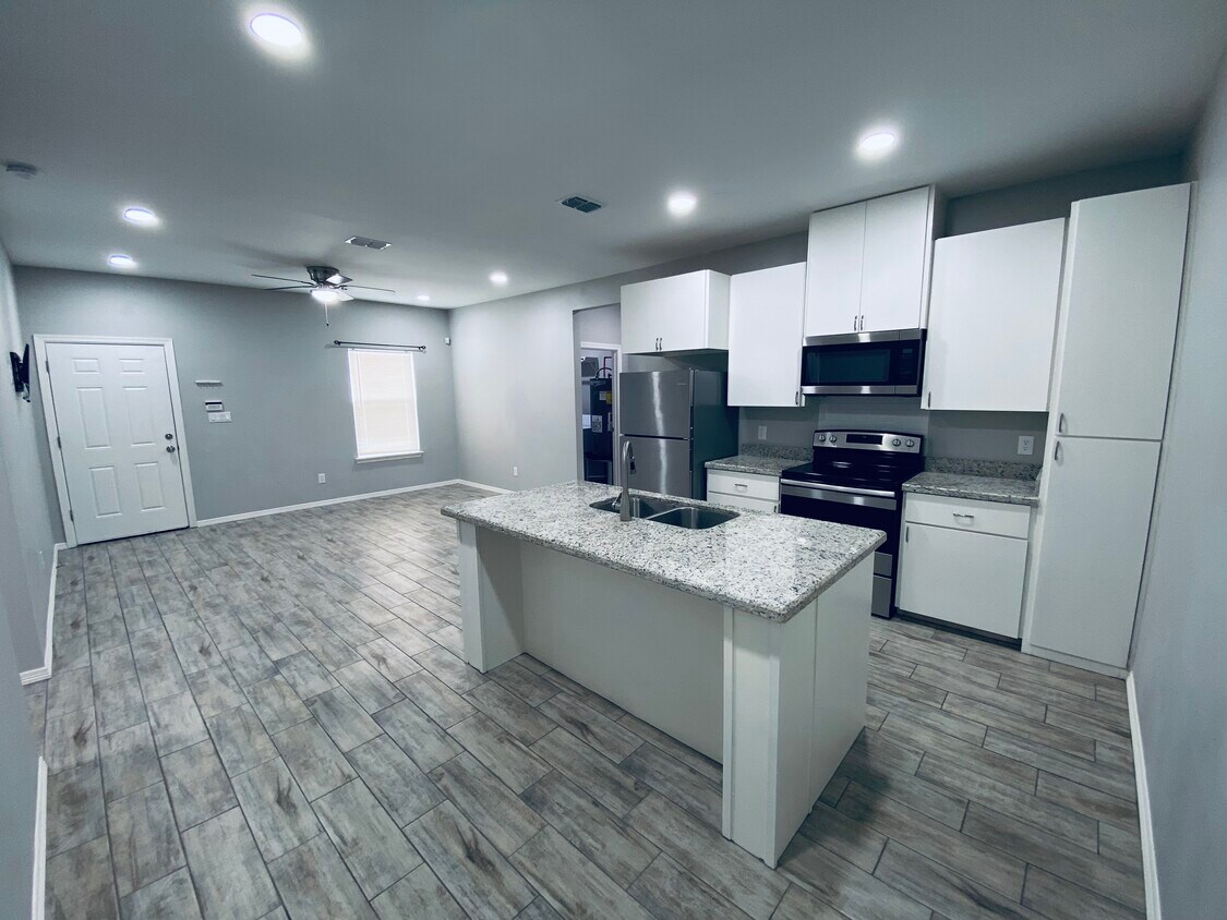 Foto principal - 1404 W Heritage Dr