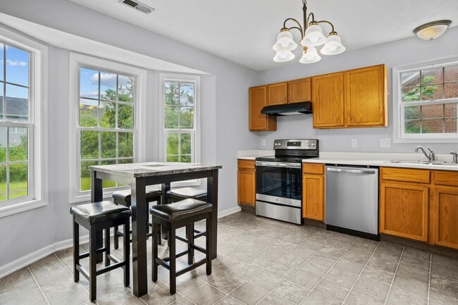 Building Photo - 3bed/2bath Located Right on Campbells Campus!