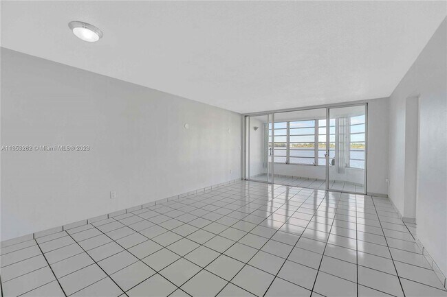 Building Photo - 1300 NE 191st St