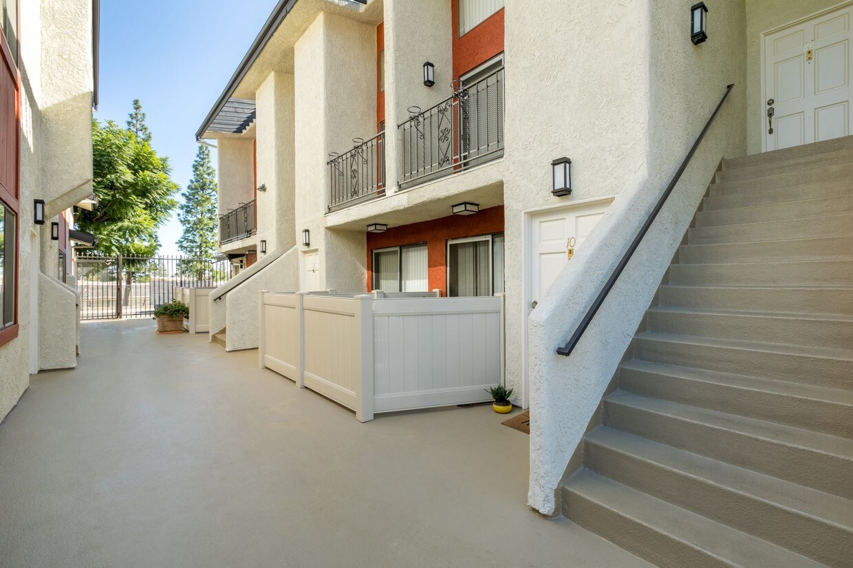 Chatsworth Plaza Apartments - Chatsworth, CA | Apartments.com