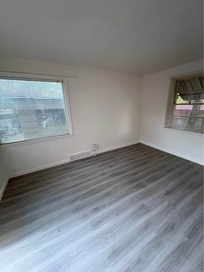 Sala principal - 327 8th St