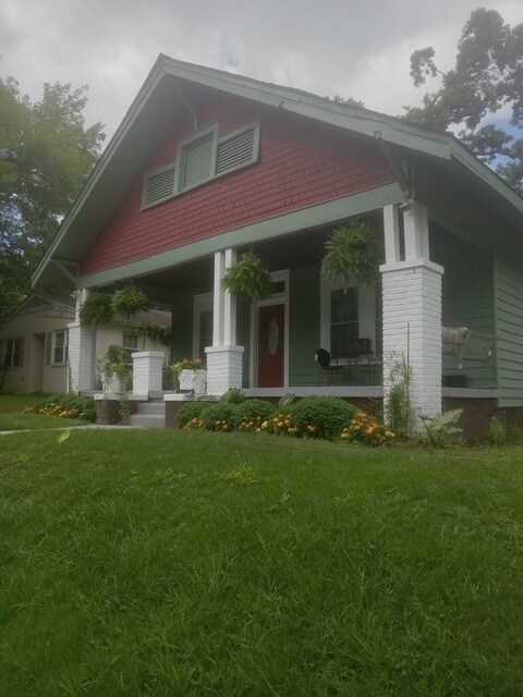 Foto del edificio - 2137 E 2nd St