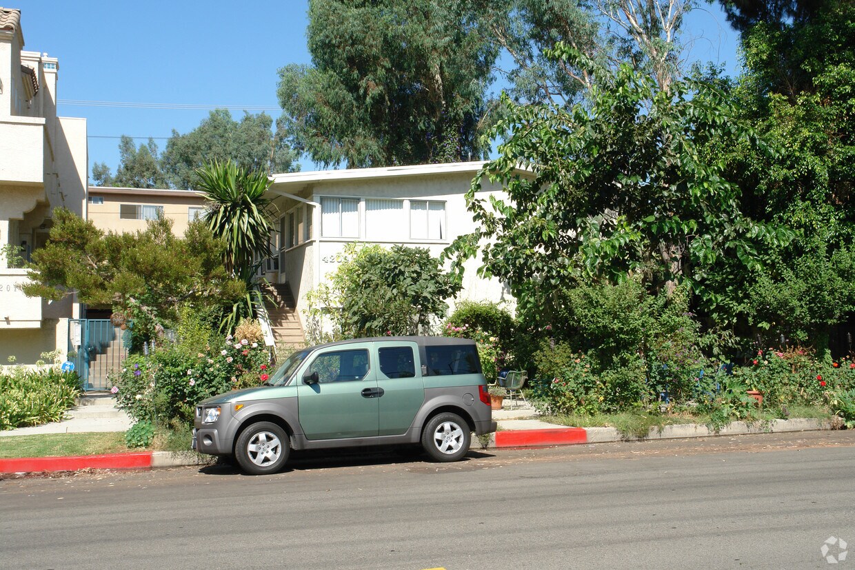 Primary Photo - 4209 Radford Ave