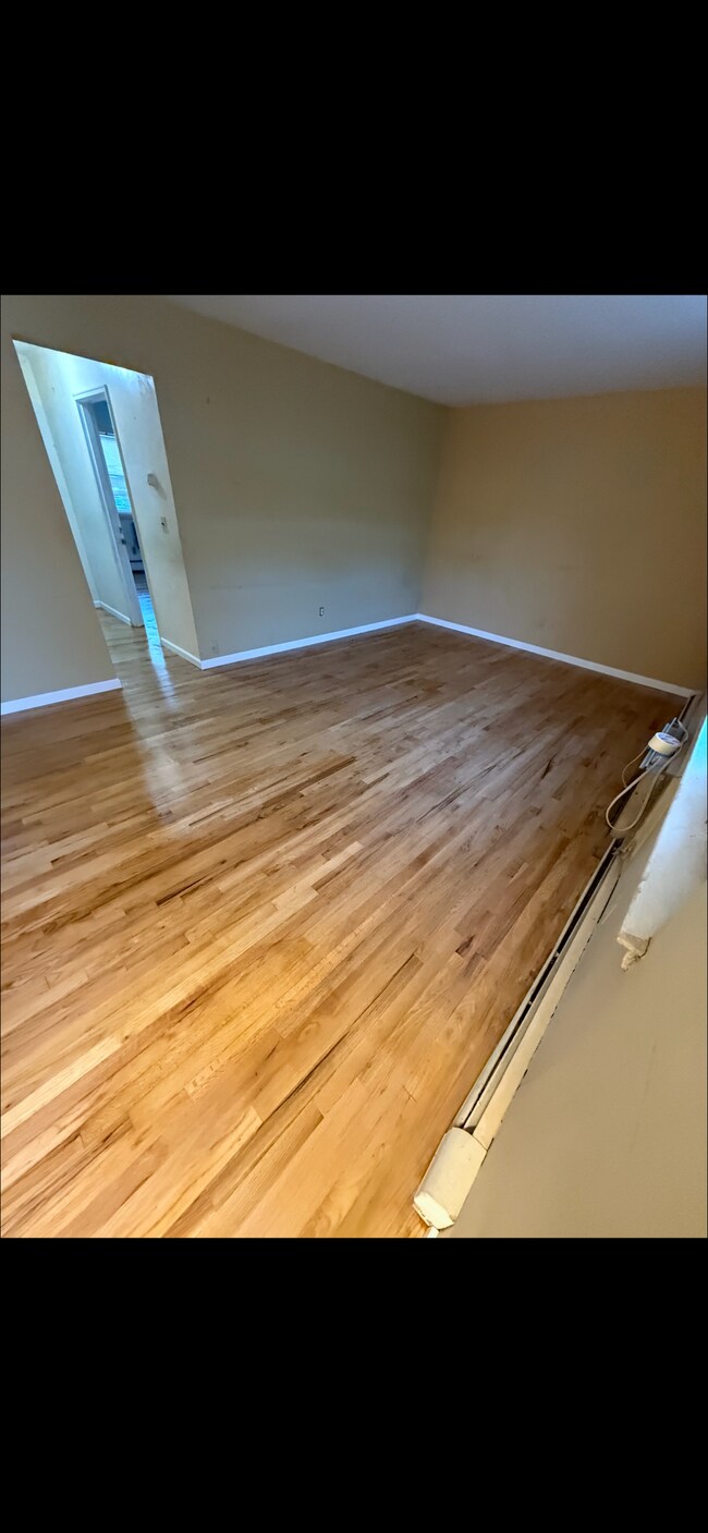 Building Photo - 450 Island Rd